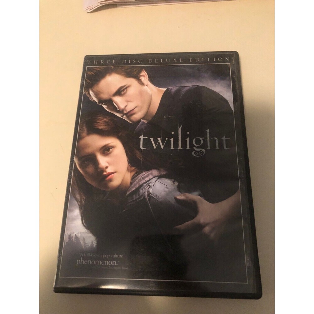 Twilight (Three-Disc Deluxe Edition) Robert Pattinson- Kristen Stewart DVD